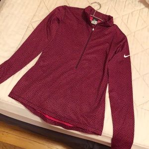 Nike Sweaters - A Nike sweater for girls/ women Nike Sweaters - A Nike sweater for girls/ women